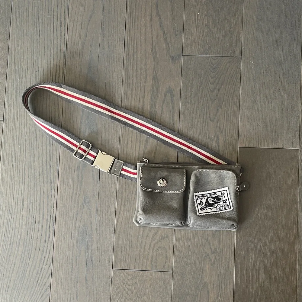 Vintage Roots Heritage Special Edition Belt Bag. Made in Canada 🇨🇦 - Picture 1 of 3